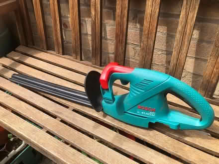 Photo of free Bosch 41cm Hedgecutter (NO BATTERY) (Parliament Hill Fields, NW5) #1