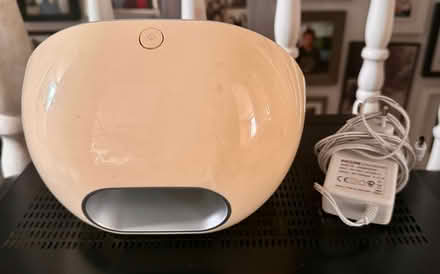 Photo of free Philips iPod dock / speaker (NW10) #1