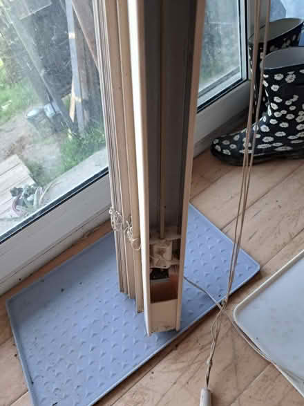 Photo of free Wooden Horizontal Venetian Blind (Saltdean BN2) #2