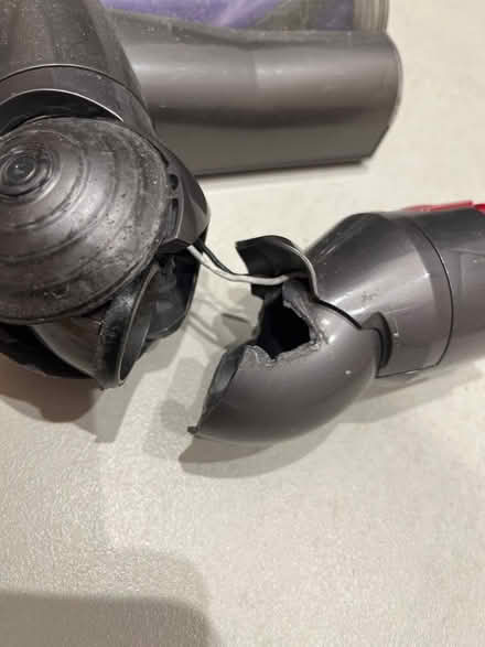 Photo of Dyson V10 brush head working or not working (Apsley HP3) #2