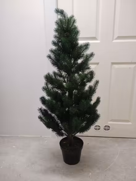 Photo of free Artificial Christmas Tree (CT5) #1