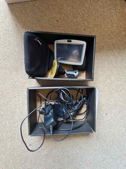 Photo of free TomTom Go 910 SatNav with UK, EU, US Maps & Accessories (Silverknowes EH4) #2