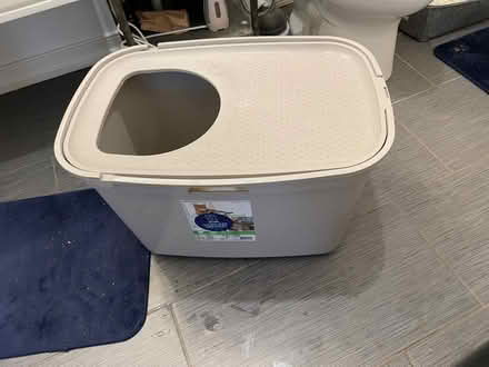 Photo of free Top-entry litter box (East Kensington) #1