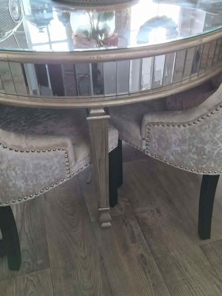 Photo of free Mirrored Dining Table (Clayton Brook PR5) #3