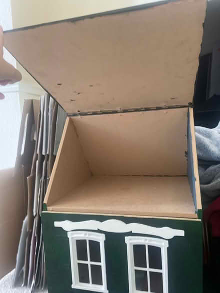 Photo of free Dollhouse (Chiswick) #2
