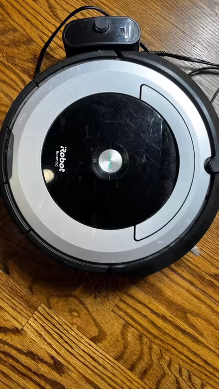 Photo of free Old but still working Roomba (Sutton Place / Midtown East) #1