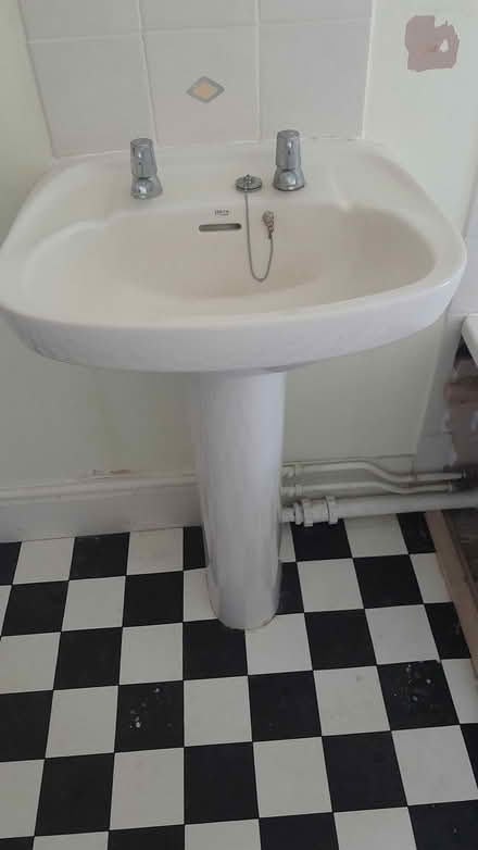 Photo of free Roca retro bathroom suite (Great Malvern WR14) #1