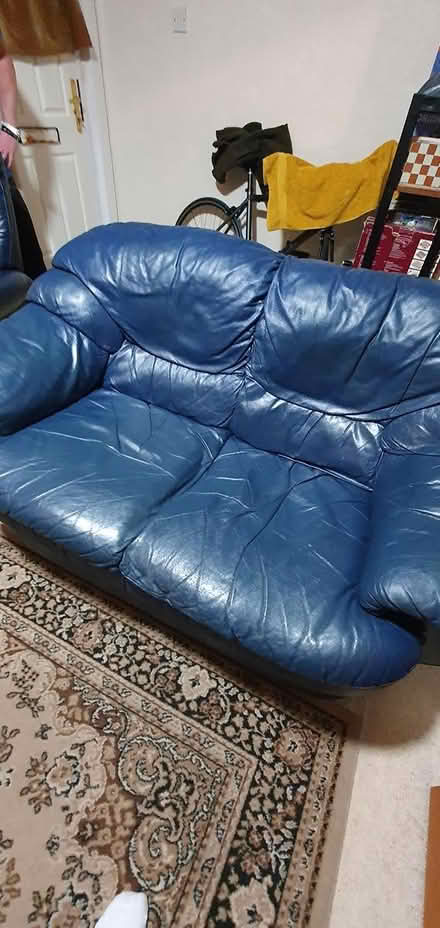 Photo of free Blue two seat setter (B277df) #1