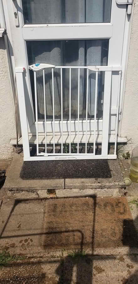 Photo of free Baby Gate with two gates (EN8) #1