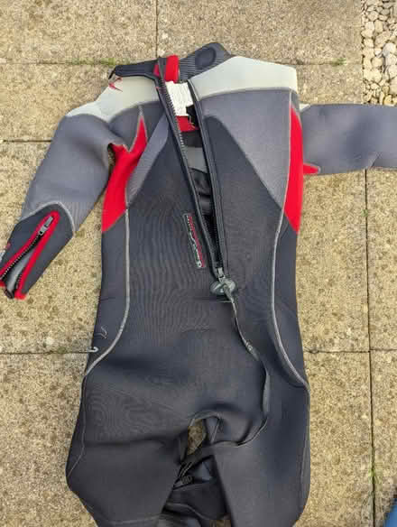 Photo of free Wetsuit 5mm M/L (Lansdown) #3