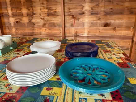 Photo of free Plastic Picnic plates (Kinnoull PH2) #1