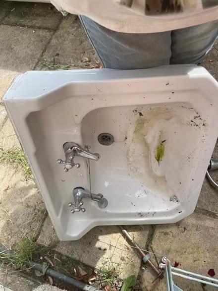 Photo of free BS16 area Bathroom sink with silver taps (The Batch BS30) #4