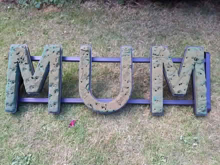 Photo of free MUM Floral Tribute Base (DA1) #1