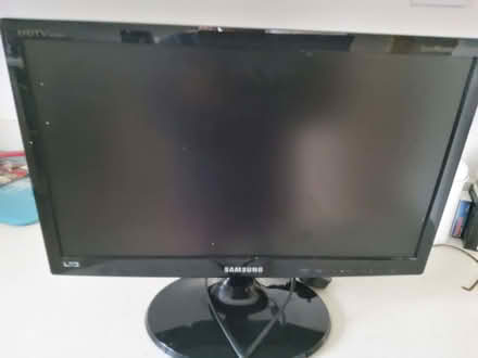 Photo of free Samsung 19' monitor (Upton CH2) #1