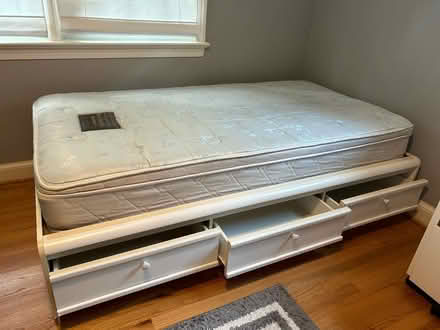 Photo of free Twin beds (N Arlington near Marymount) #1