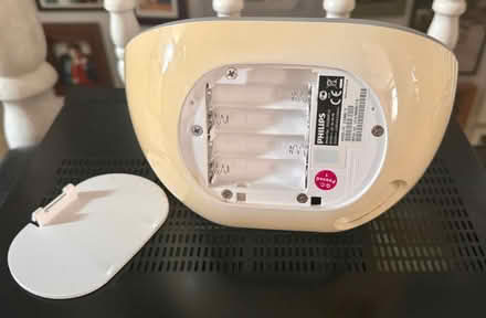 Photo of free Philips iPod dock / speaker (NW10) #3