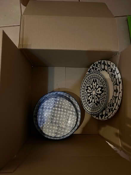 Photo of free Box of assorted crockery (Harrow on the Hill HA1) #2