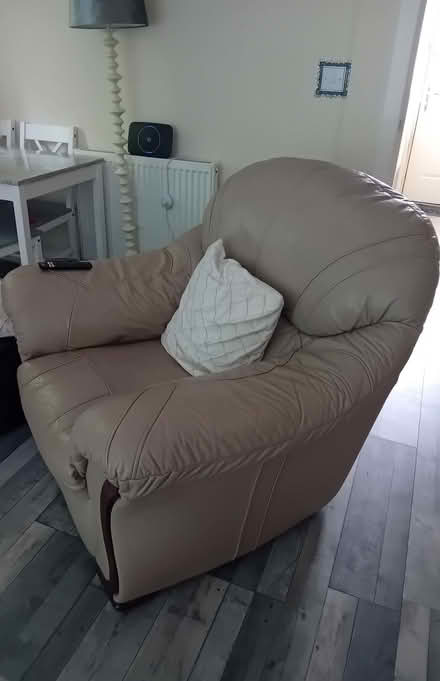 Photo of free Solid Cream Genuine leather 2 piece suite (Moss LL11) #2