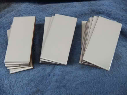 Photo of free Bathroom or kitchen ceramic wall tiles (Abingdon-on-Thames OX14) #1