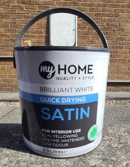 Photo of free White paint (Baxenden BB5) #1