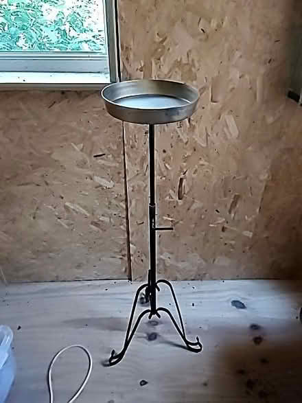 Photo of free Flower pedestal (Porchester Gardens NG3) #2