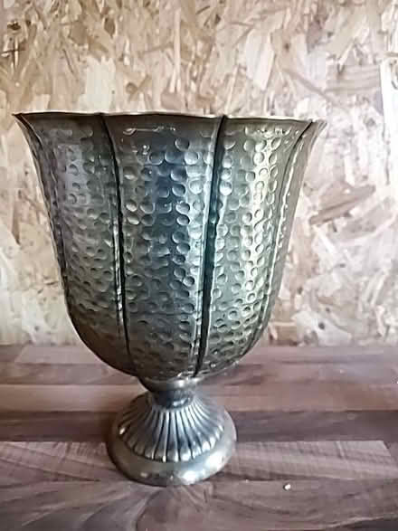 Photo of free Metal urn (Porchester Gardens NG3) #1