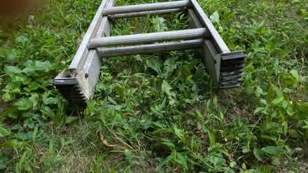 Photo of free 18-35 ft aluminum extension ladder (Pleasantville) #2