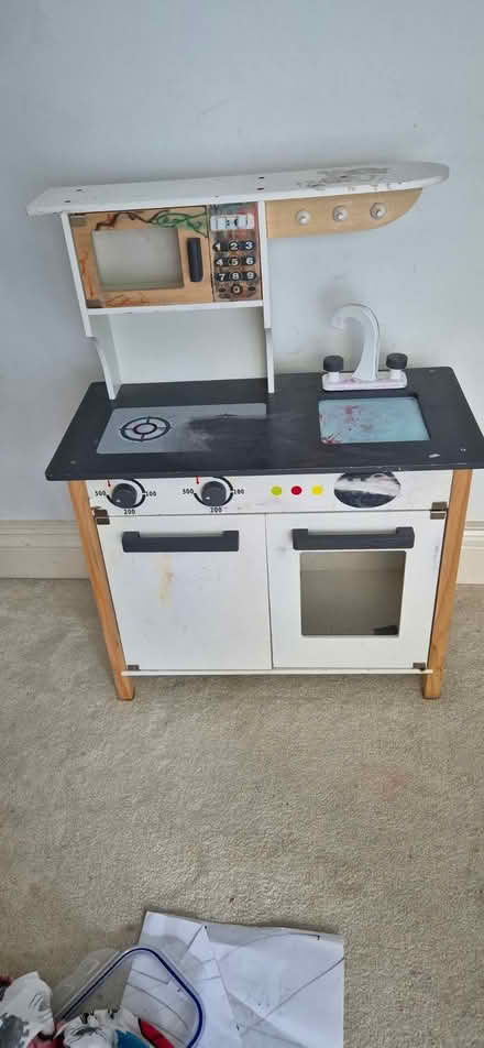 Photo of free Play kitchen (Long Ditton KT6) #1