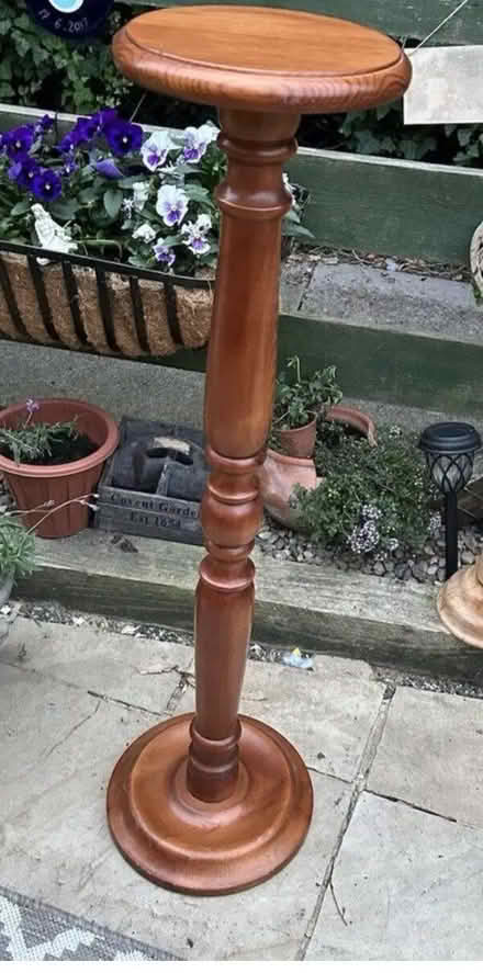 Photo of Plant pedestal (Parson Cross S5) #1