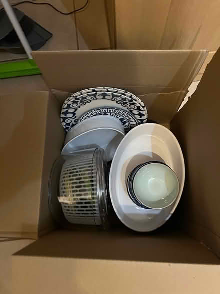 Photo of free Box of assorted crockery (Harrow on the Hill HA1) #1