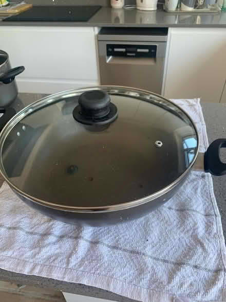 Photo of free Deep saucepans 1 x deep frying pan (CT5) #2