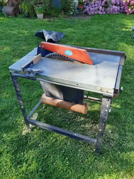 Photo of free Lutz saw bench (Fishbourne PO19) #2