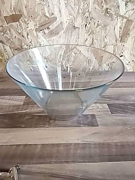 Photo of free Glass bowl (Porchester Gardens NG3) #1
