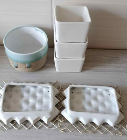 Photo of free Small flower pots n plates (Serangoon) #1