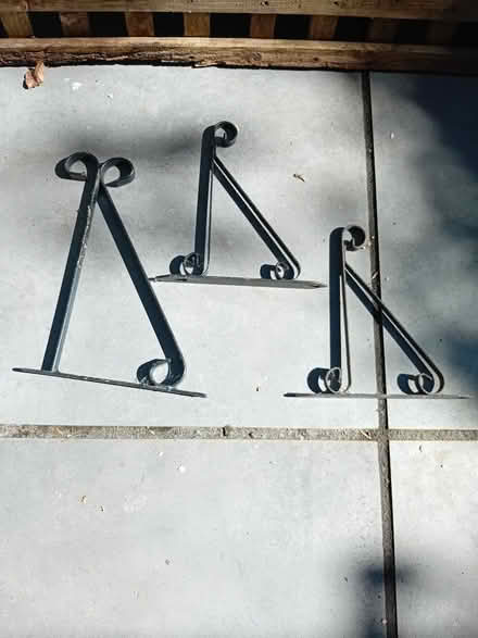 Photo of free Pot stands, hanging baskets (Dunchurch CV22) #1