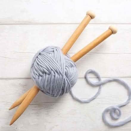 Photo of Knitting needles & supplies (Poplars SG2) #1