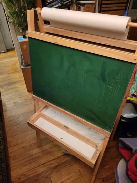 Photo of free Easel-Whiteboard/Chalkboard/Paper (Silver Spring) #2