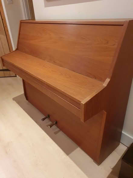 Photo of free Slimline piano (GU4) #2