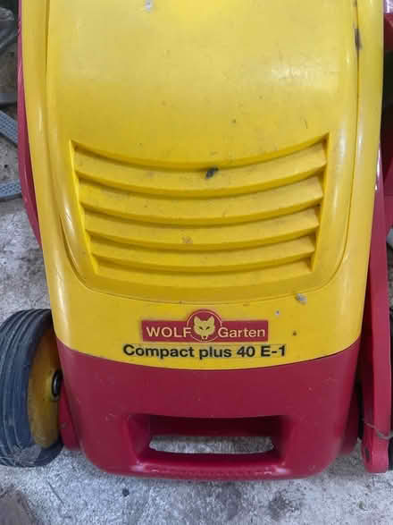Photo of free Electric lawnmower needing service (IG10 high beech) #2