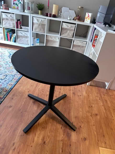 Photo of free Table (Notting Hill Gate W11) #2