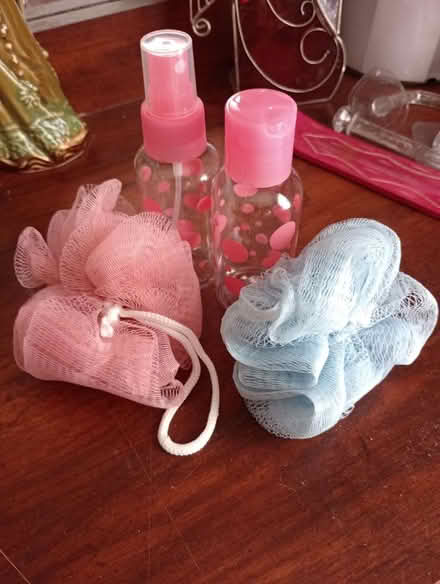 Photo of free Bath accessories (Ringoes) #1