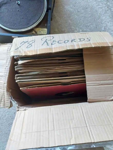 Photo of free 78s and Record Player (Benniworth LN8) #2