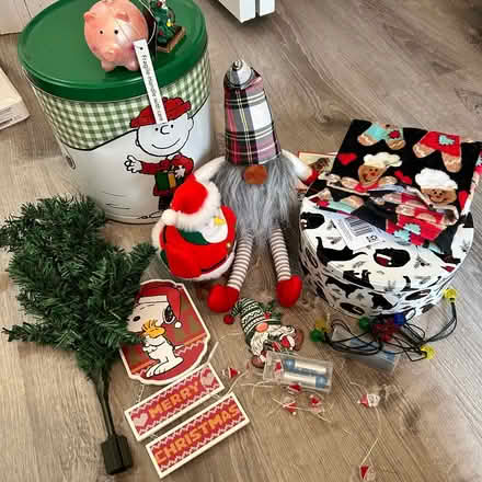 Photo of free Christmas decor (Belleville) #1