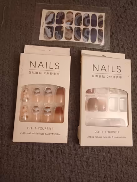 Photo of free Press on nails (Ringoes) #1