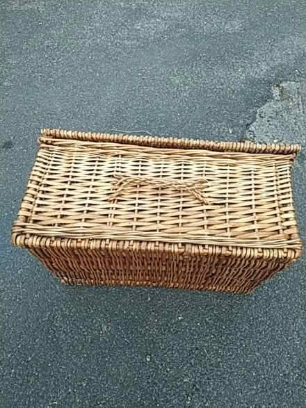 Photo of free Large Picnic Basket (Henley-on-Thames RG9) #3