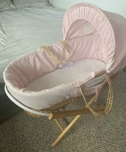Photo of free Moses basket and stand (St Albans al2) #1