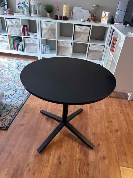 Photo of free Table (Notting Hill Gate W11) #3