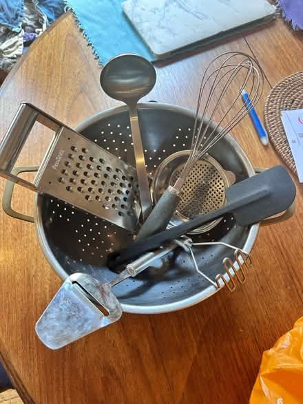 Photo of free Various Kitchen Utensils (Streatham Hill) #1