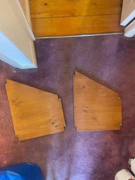 Photo of free two shelves (Lee SE12) #1
