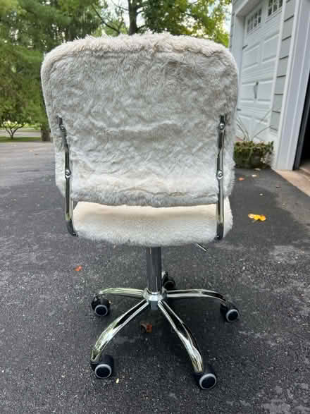 Photo of free faux fur desk chair (West Chester / West Goshen) #2